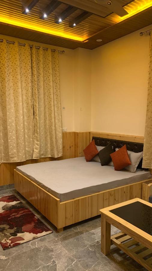 Tulip Flowing River View Hotel. Shamshi Exterior foto